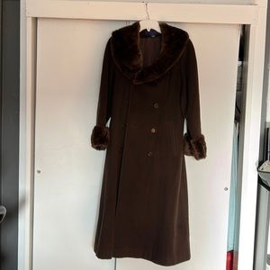 Carolyne Roehm vintage coat size 8